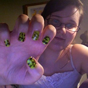 ok, i'm in my pajamas and my hair is messy, but damn i like how the nails turned out!
one has a salamander silhouette and says "salamander crossing"