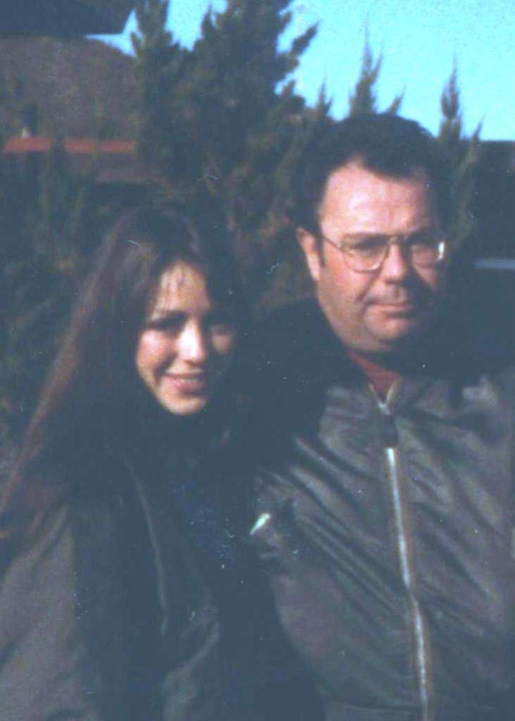 Dad and Pam in Baja Mex Mike's Sky Rancho 1982.  Dad was CWO4 Navy, Top Gun, Miramar, CA.  He is DOD now....it's in his blood.
