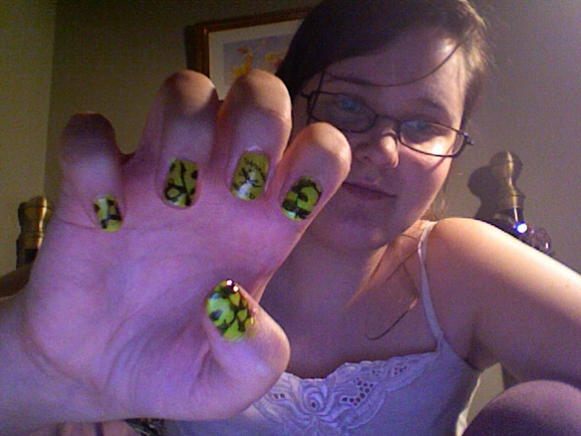 ok, i'm in my pajamas and my hair is messy, but damn i like how the nails turned out!
one has a salamander silhouette and says "salamander crossing"